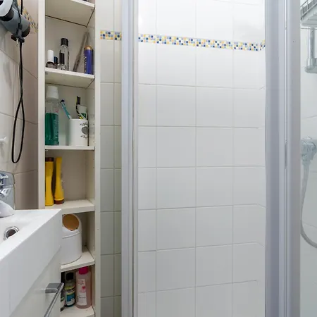 Chic 1bd With Balcony Picpus Parigi